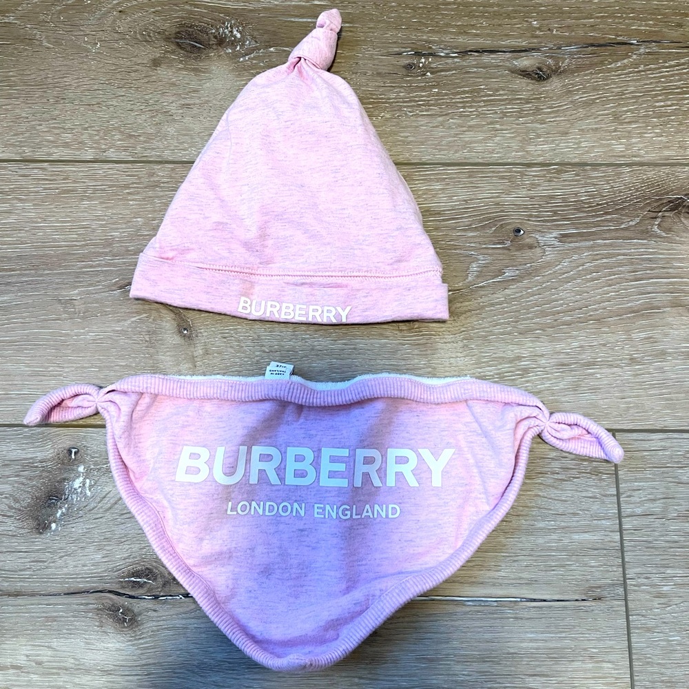 Burberry Hat and Bib Newborn